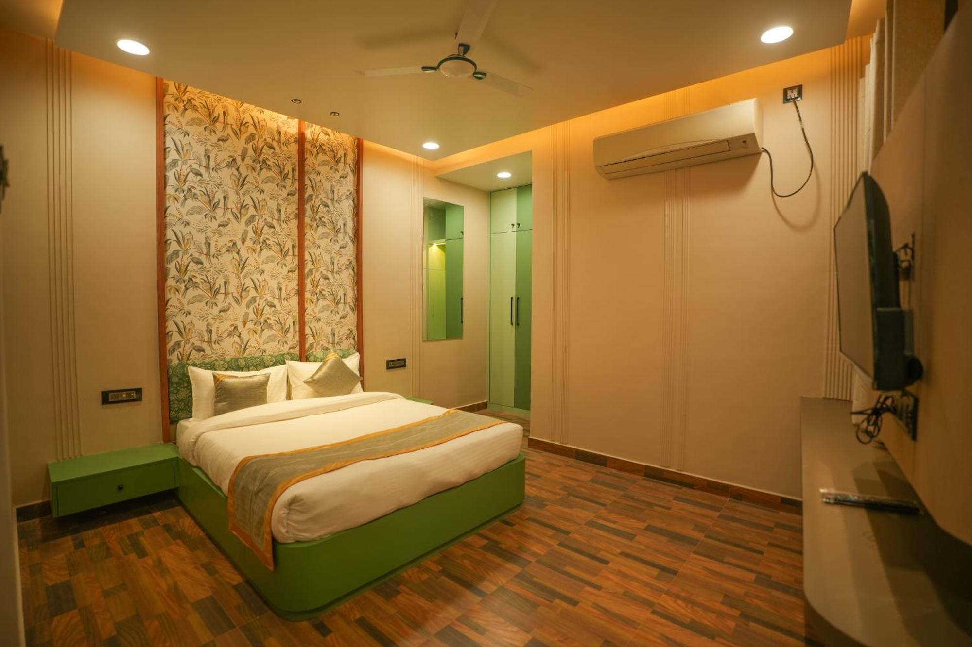 Dashrath Inn Near Ramjanmbhoomi Ayodhya Экстерьер фото