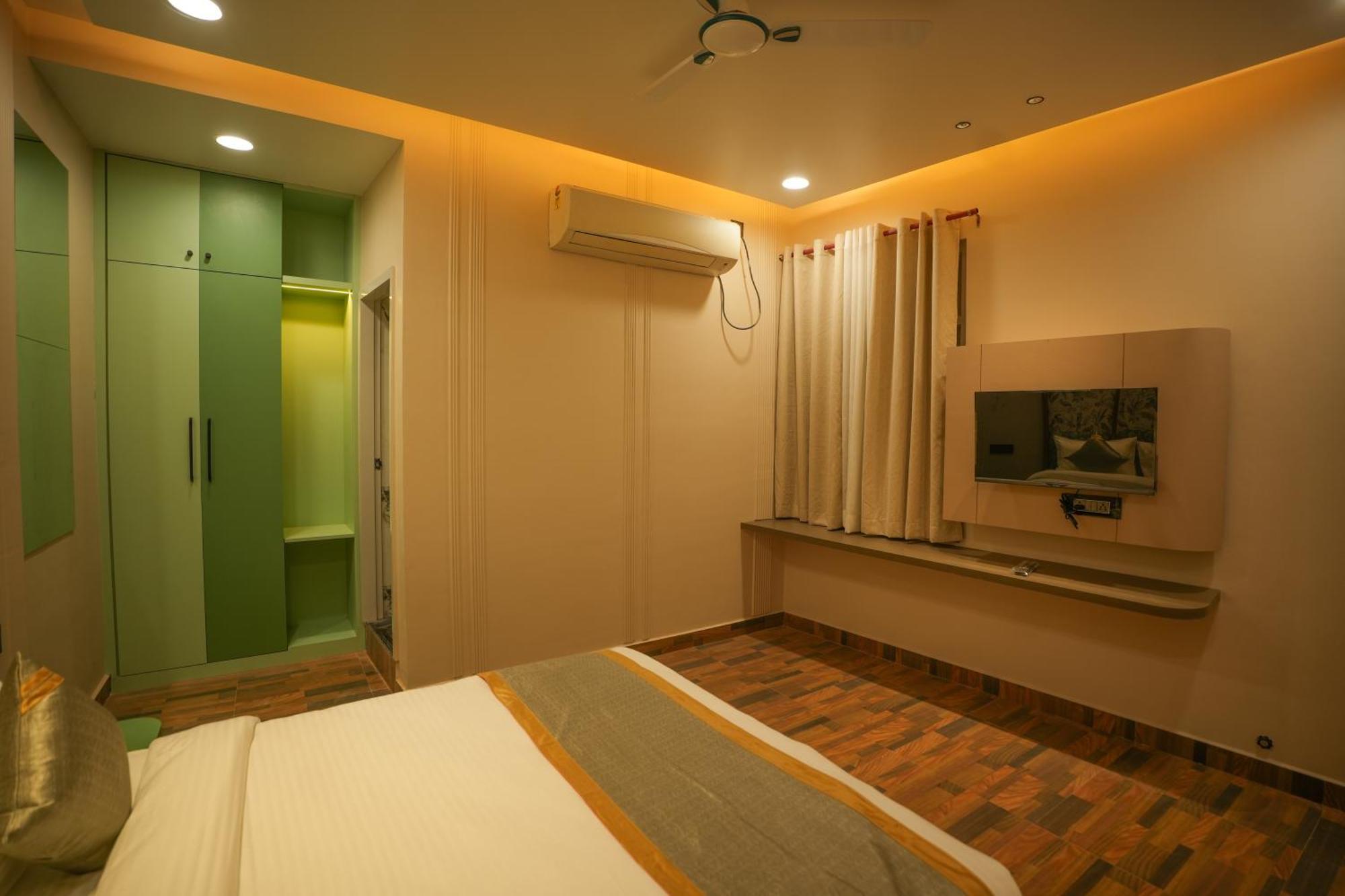 Dashrath Inn Near Ramjanmbhoomi Ayodhya Экстерьер фото